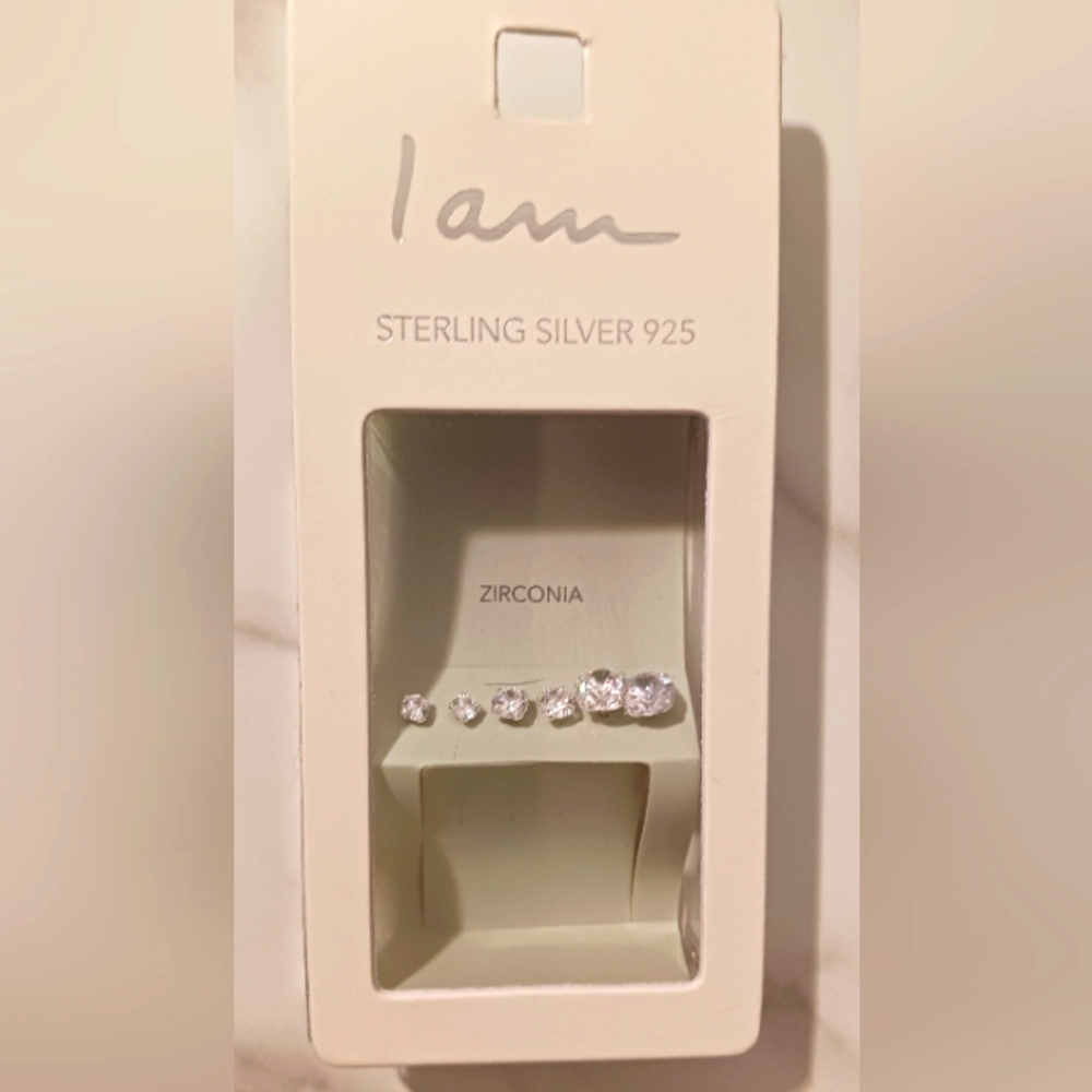 ✨️NWT STERLING SILVER EARRINGS✨️ - Picture 1 of 2
